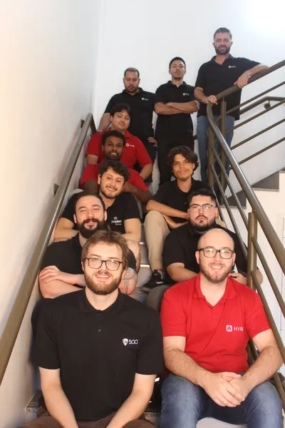 Equipe - Foto na escada